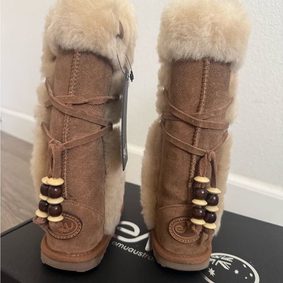 EMU Australia Brown Shearling Boots - Picture 5 of 6